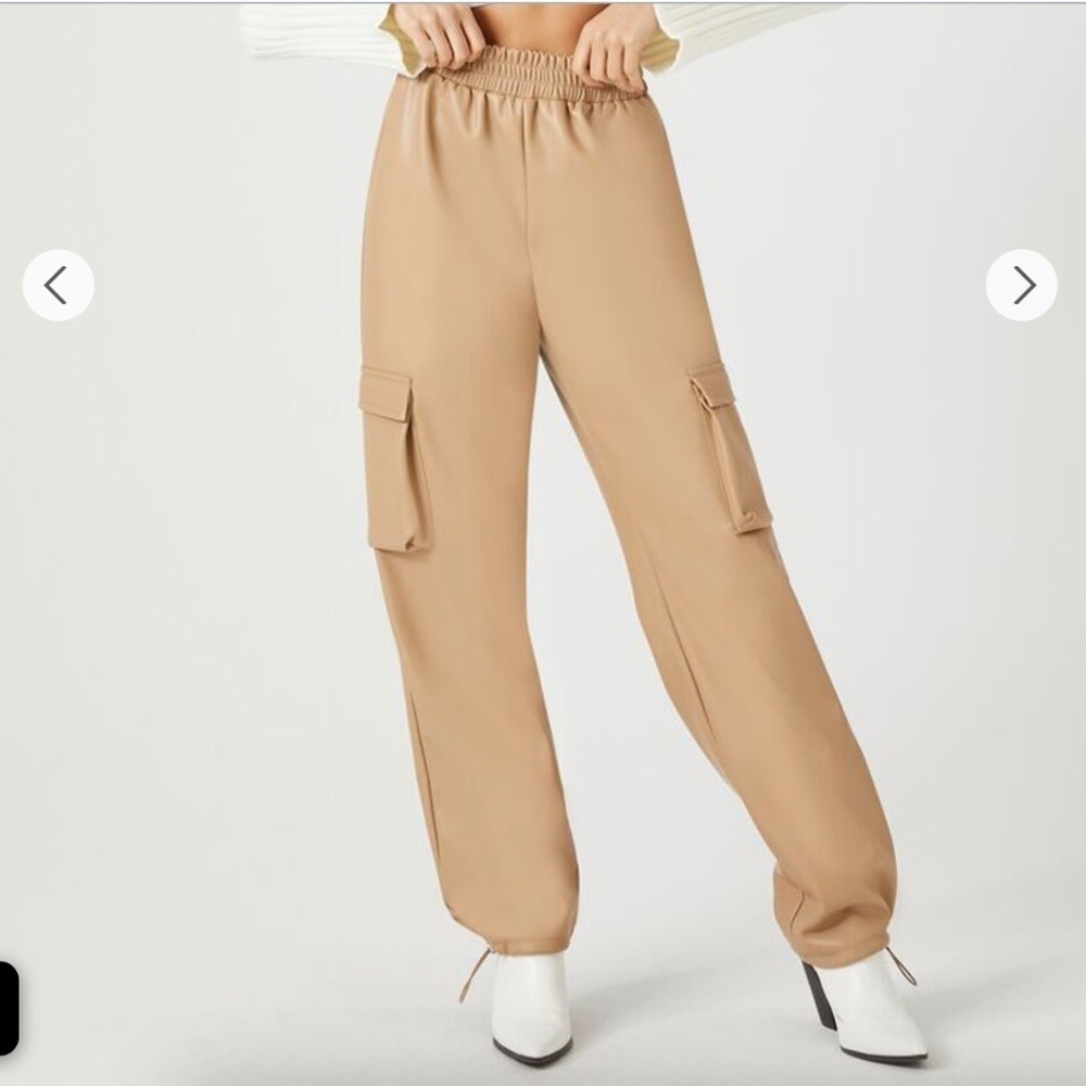 Forever 21 Beige Vegan Cargo jogger, L,  P1366